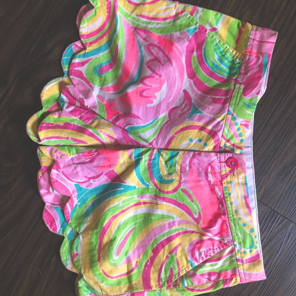 Lilly Pulitzer Buttercup Scallop Shorts
